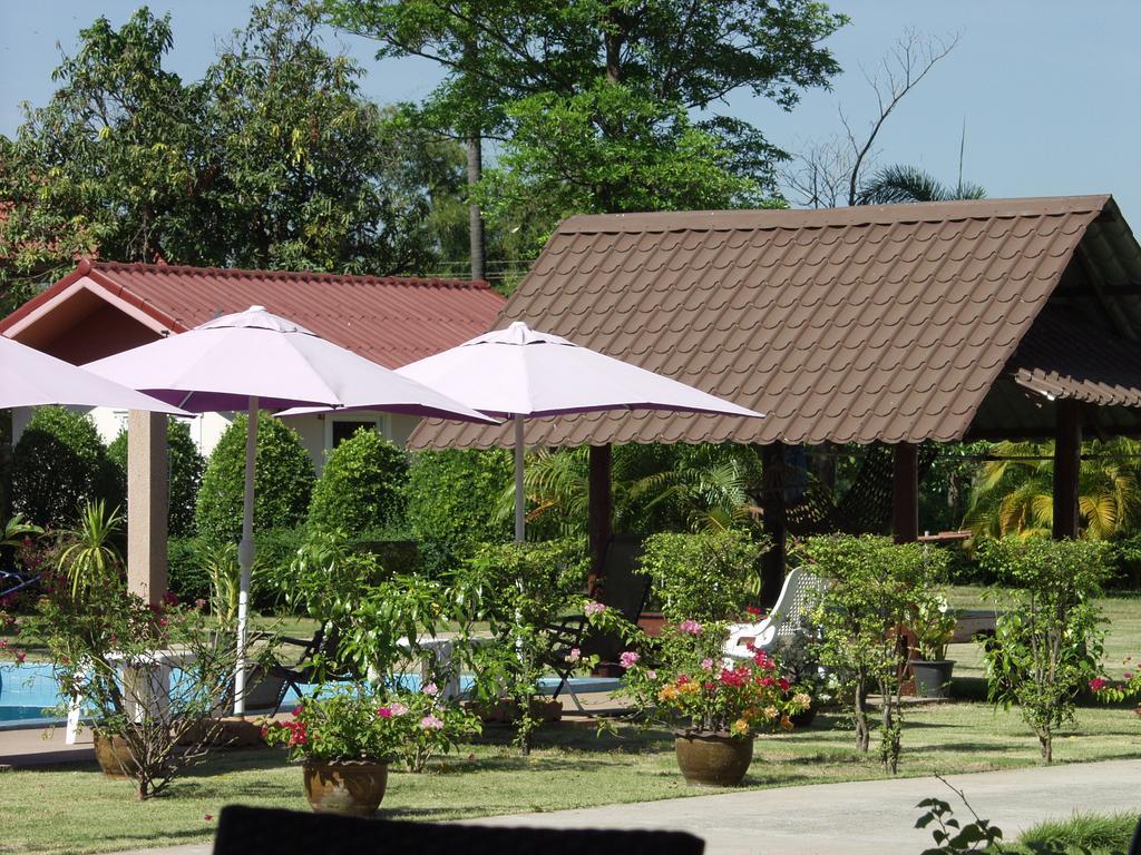 أوبونراتْشاتاني Moon River Resort المظهر الخارجي الصورة