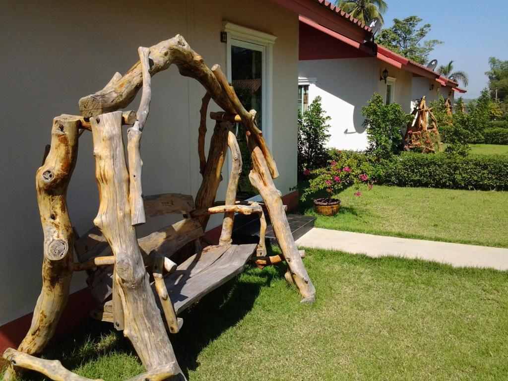 أوبونراتْشاتاني Moon River Resort المظهر الخارجي الصورة